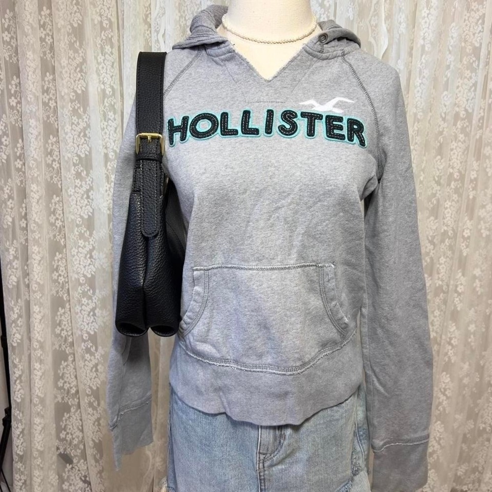 Vintage Y2K Hollister Grey Hoodie Pullover Womens XS/S Patchwork Letters Preppy